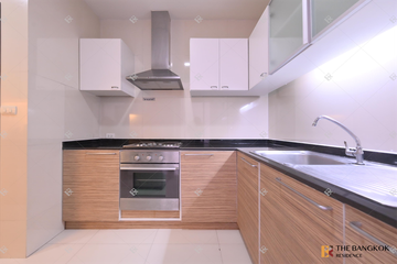 2 Bedroom Condo for rent in Piyathip Place, Khlong Tan Nuea, Bangkok near BTS Phrom Phong