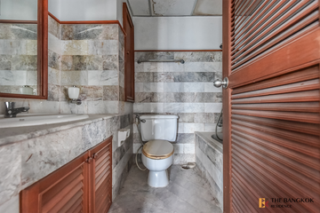 3 Bedroom Condo for sale in Silom Suite, Silom, Bangkok near BTS Chong Nonsi