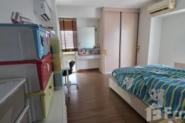 2 Bedroom Condo for sale in My Resort Bangkok, Bang Kapi, Bangkok near MRT Phetchaburi