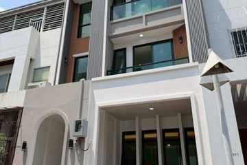 4 Bedroom Townhouse for sale in Phra Khanong Nuea, Bangkok near BTS Phra Khanong