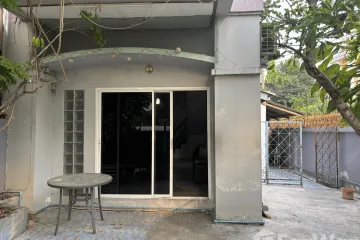 3 Bedroom Townhouse for sale in Wat Tha Phra, Bangkok near MRT Charan 13
