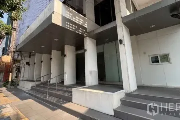 Commercial for rent in Khlong Toei, Bangkok near MRT Queen Sirikit National Convention Centre