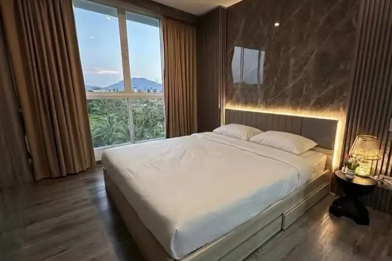 1 Bedroom Condo