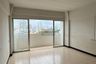 1 Bedroom Condo for sale in T.C. Tower, Huai Khwang, Bangkok near MRT Huai Khwang