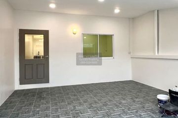 2 Bedroom Townhouse for sale in Don Mueang, Bangkok