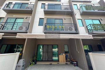 3 Bedroom Townhouse for sale in Baan Klang Muang Phaholyothin-Ramintra, Tha Raeng, Bangkok