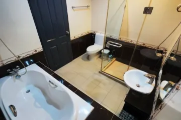 3 Bedroom Office for rent in Bang Na, Bangkok