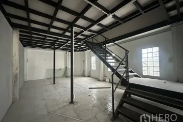 Commercial for rent in Khlong Tan Nuea, Bangkok
