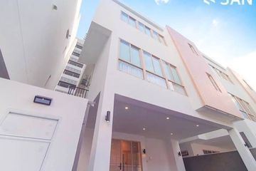 4 Bedroom Townhouse for sale in San Sky, Phaya Thai, Bangkok