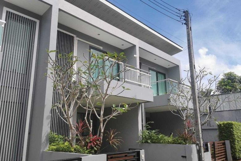 3 Bedroom Townhouse For Rent