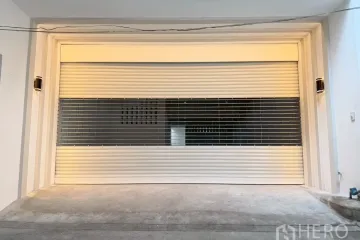 Townhouse for sale in Bang Chak, Bangkok near BTS Punnawithi