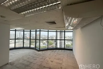 Office for rent in Khlong Tan Nuea, Bangkok