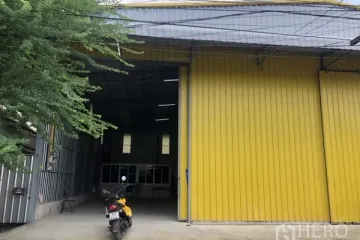 Warehouse / Factory for rent in Phlapphla, Bangkok near MRT Lat Phrao 83