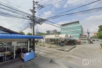 Land for sale in Hua Mak, Bangkok near MRT Lam Sali