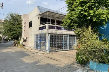 5 Bedroom Townhouse for Sale or Rent in Huai Khwang, Bangkok near MRT Huai Khwang