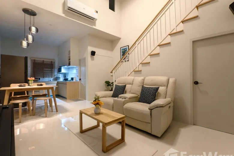 2 Bedroom Townhouse For Rent