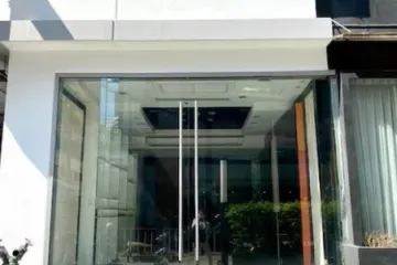 Commercial for rent in Pathum Wan, Bangkok near BTS National Stadium