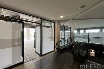 Commercial for rent in Khlong Tan Nuea, Bangkok