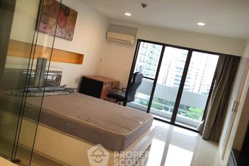 2 Bedroom Condo for rent in Sukhumvit House, Khlong Toei Nuea, Bangkok near BTS Asoke