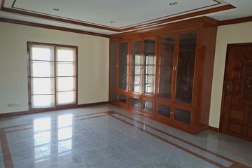 5 Bedroom House for sale in Krisada City Lake and Park, Bang Pla, Samut Prakan