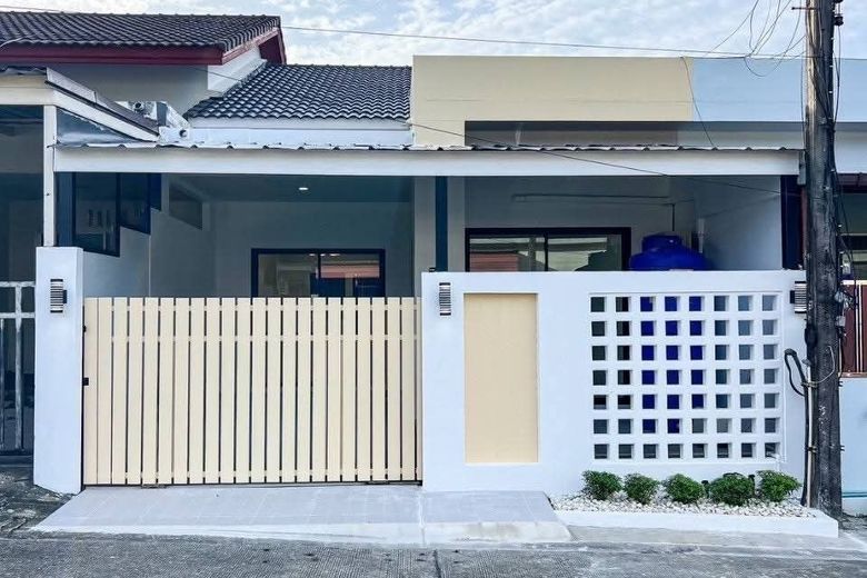 2 Bedroom Townhouse For Rent