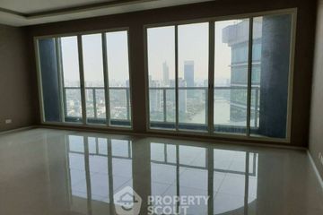3 Bedroom Condo for sale in Wat Phraya Krai, Bangkok
