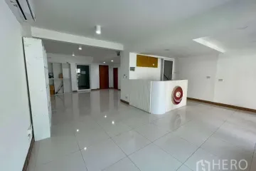 8 Bedroom Office for Sale or Rent in Phlapphla, Bangkok near MRT Lat Phrao 83