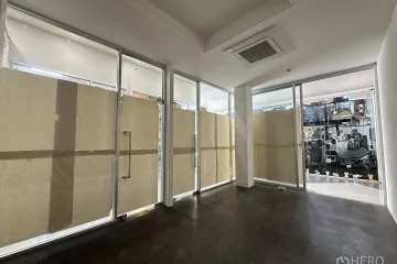 Commercial for rent in Khlong Toei, Bangkok near MRT Queen Sirikit National Convention Centre