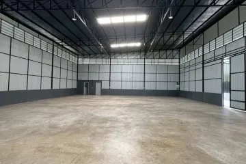 Warehouse / Factory for rent in Hua Mak, Bangkok near MRT Lam Sali