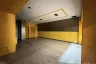 Commercial for rent in Baan Kampu Asok, Khlong Toei Nuea, Bangkok near MRT Phetchaburi