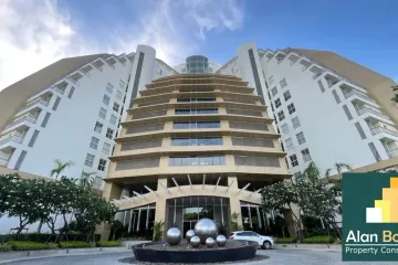 3 Bedroom Condo for sale in Na Kluea, Chonburi