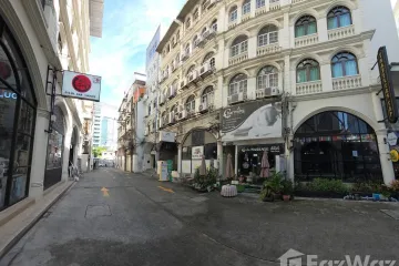 Commercial for rent in Khlong Tan Nuea, Bangkok near BTS Phrom Phong