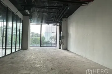 Commercial for rent in Khlong Toei, Bangkok near MRT Queen Sirikit National Convention Centre