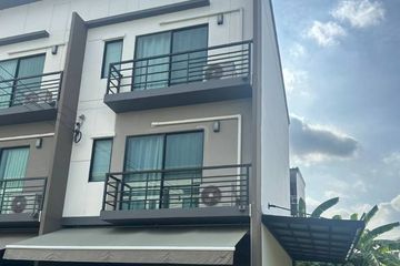 3 Bedroom Townhouse for sale in Baan Klang Muang Onnut-Ladkrabang, Prawet, Bangkok near Airport Rail Link Ban Thap Chang