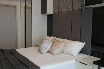 1 Bedroom Condo for rent in OKA HAUS Sukhumvit 36, Khlong Tan, Bangkok near BTS Thong Lo