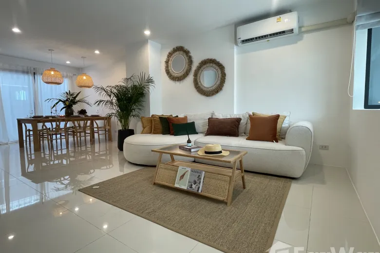 3 Bedroom Townhouse For Rent