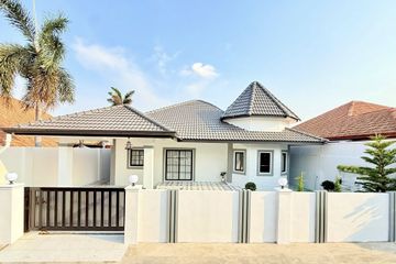 3 Bedroom House for sale in Na Kluea, Chonburi