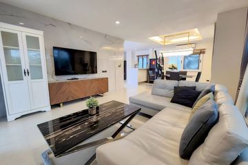3 Bedroom House for sale in Nong Pla Lai, Chonburi
