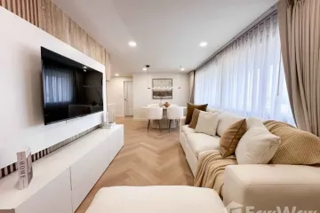 2 Bedroom Condo for sale in Royal Park, Sam Sen Nai, Bangkok near BTS Ari