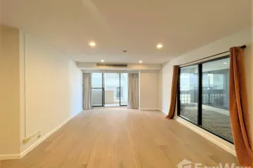 2 Bedroom Condo for sale in Casa Viva, Khlong Tan Nuea, Bangkok near BTS Thong Lo