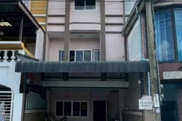 4 Bedroom Townhouse for sale in Lat Phrao, Bangkok