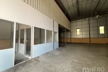 Warehouse / Factory for rent in Phlapphla, Bangkok near MRT Lat Phrao 83