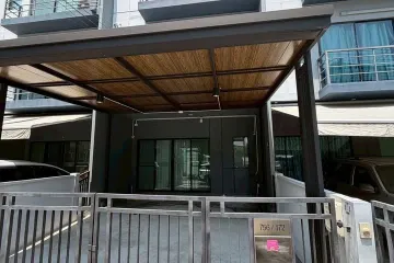 4 Bedroom Townhouse for sale in Prawet, Bangkok