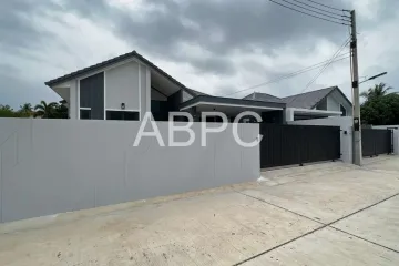 3 Bedroom House for sale in Nong Prue, Chonburi