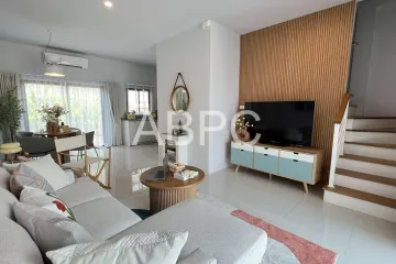 3 Bedroom Townhouse for sale in Nong Prue, Chonburi