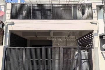 3 Bedroom Townhouse for rent in Bang Chak, Bangkok