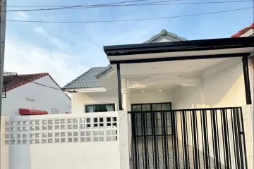 3 Bedroom Townhouse for sale in Chokchai Village 4, Nong Prue, Chonburi