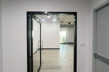 Office for rent in Khlong Tan Nuea, Bangkok