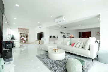 2 Bedroom Condo for sale in Four Street Mansion, Chom Phon, Bangkok near MRT Phahon Yothin