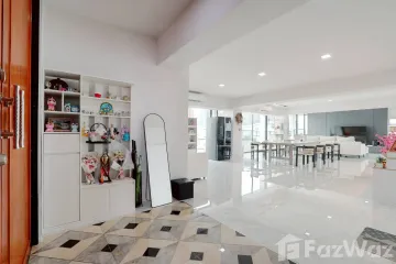 2 Bedroom Condo for sale in Four Street Mansion, Chom Phon, Bangkok near MRT Phahon Yothin